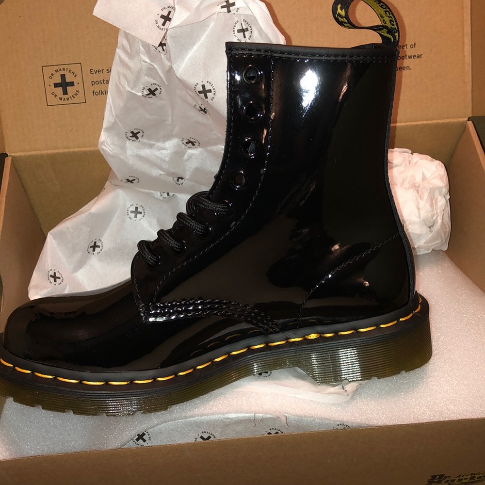 Dr. Martens Women’s Black Patent Size 6 BRAND NEW